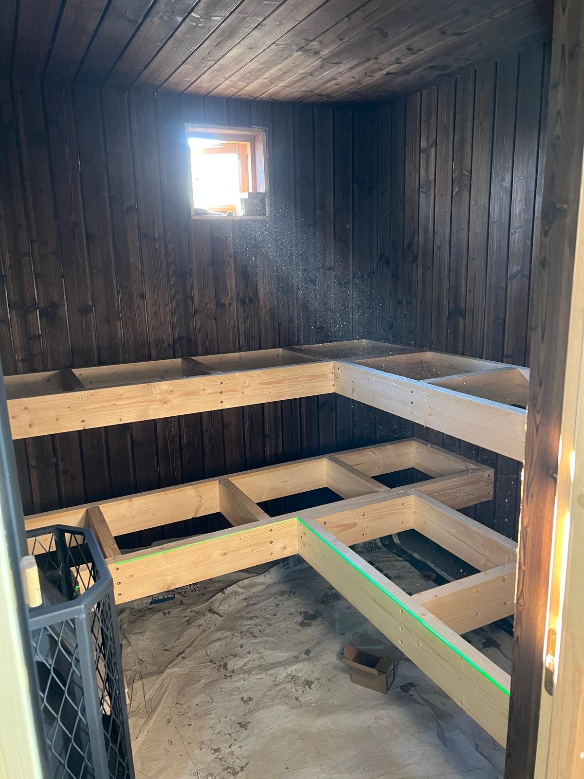 Modulsauna — Sauna-Innenraum im Bau